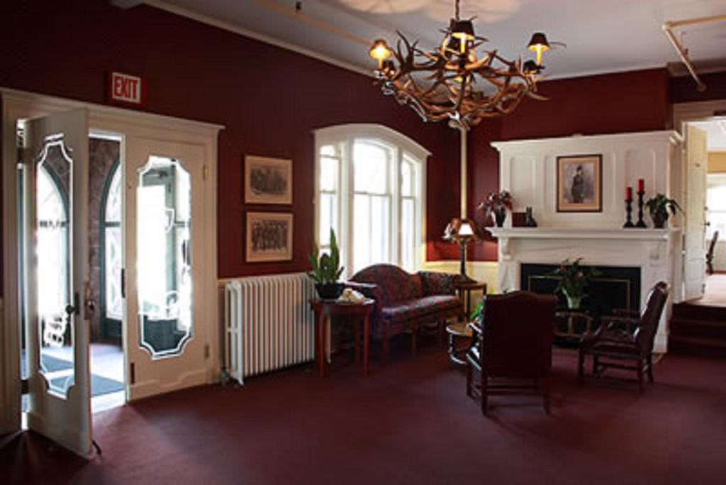 The Historic Redstone Inn Exterior photo