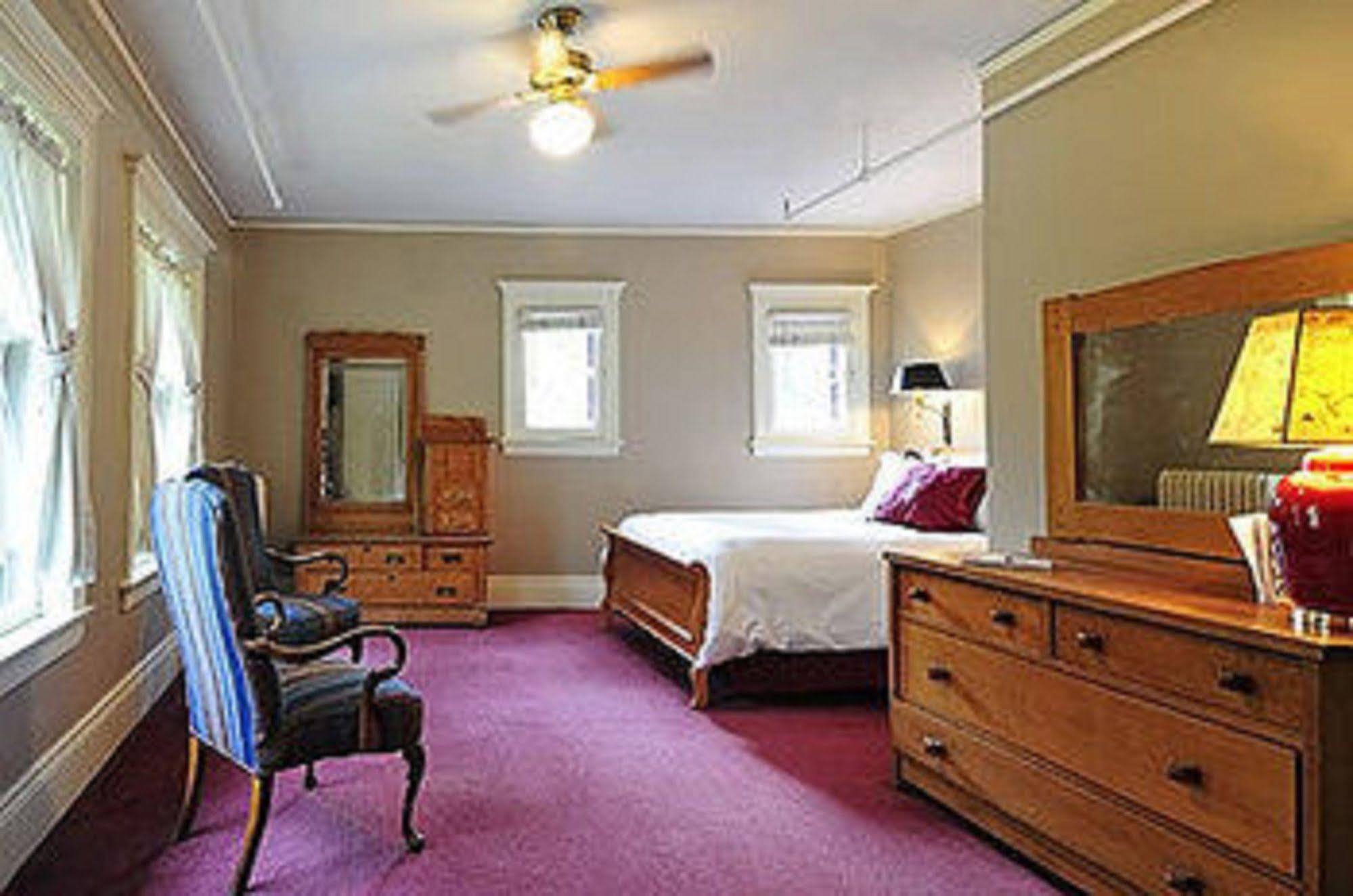 The Historic Redstone Inn Room photo